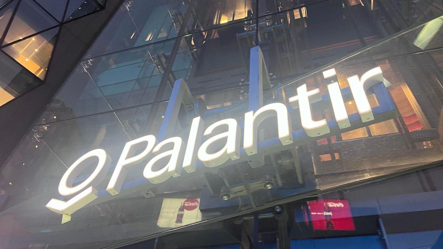 Palantir裁掉50名工程师，市值蒸发四分之一：问题出在哪里